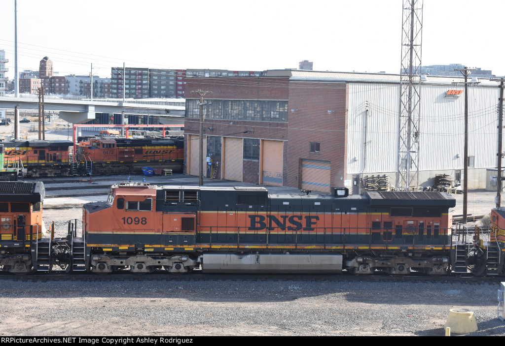 BNSF 1098